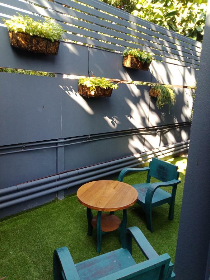 Lana Beds & Space Chiang Mai Bagian luar foto